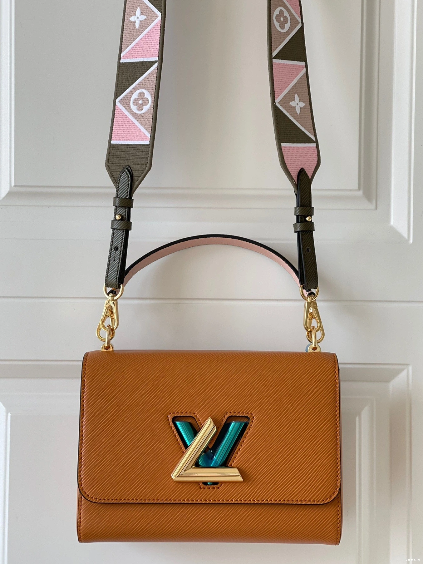VUITTON TWIST MM LOUIS 0114